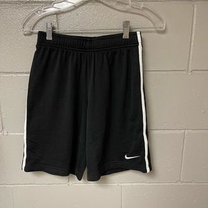 Nike Youth M basketball shorts